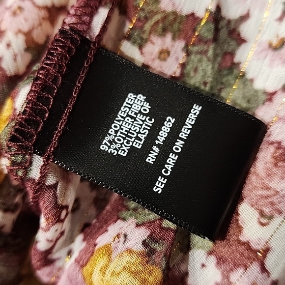 Torrid - Crinkle Chiffon Smocked Blouson Sleeve Blouse in Floral​​​​​​ - Picture 9 of 14